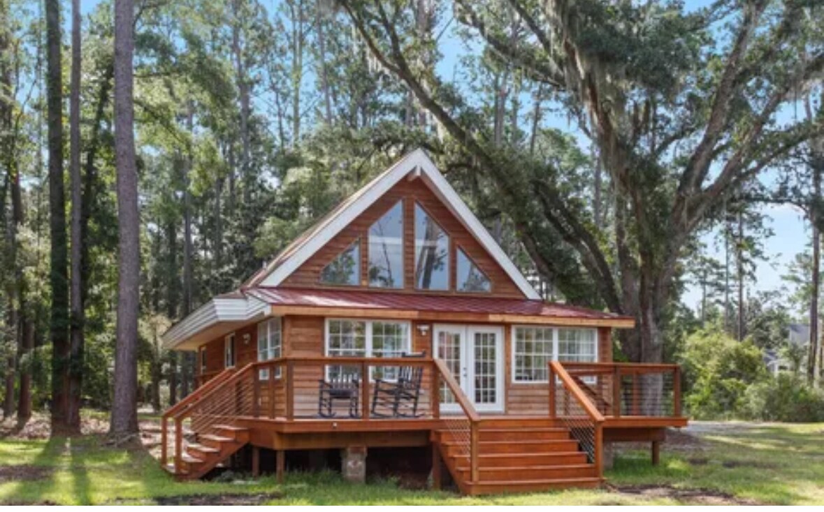 Building Photo - 44 W River Dr