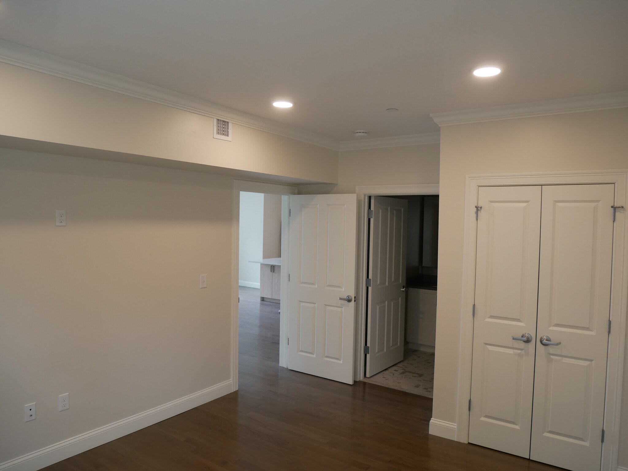 Building Photo - 39 Herrick Rd