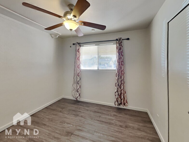 Building Photo - 1426 W 7th Ave