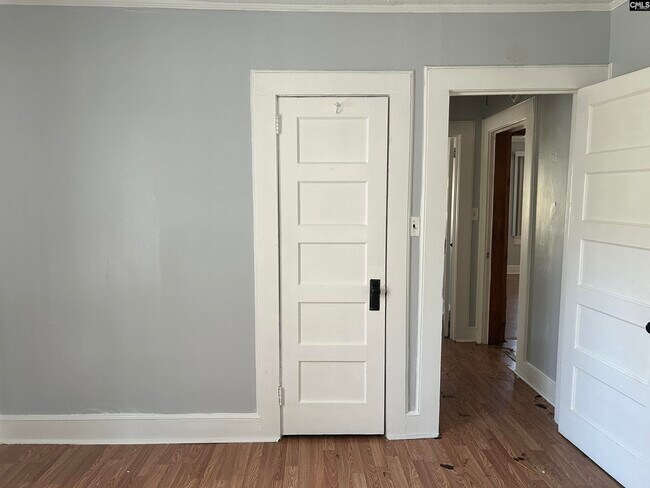 Building Photo - 804 Columbia College Dr