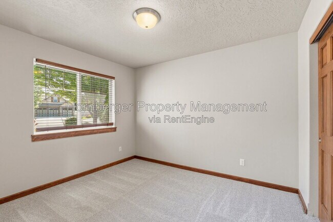 Building Photo - 17415 E Shamrock Ct