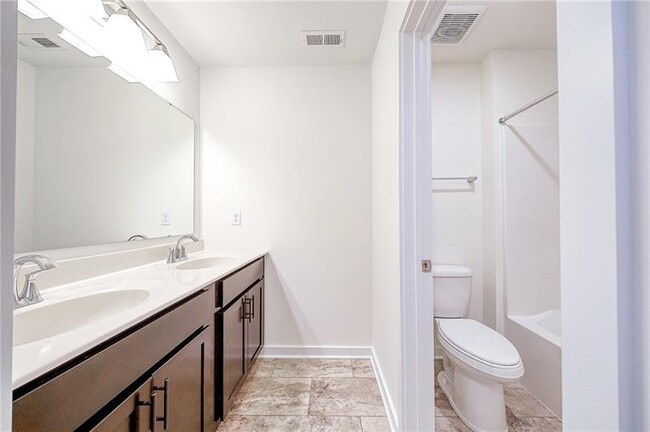 Building Photo - 123 Foxhound Dr