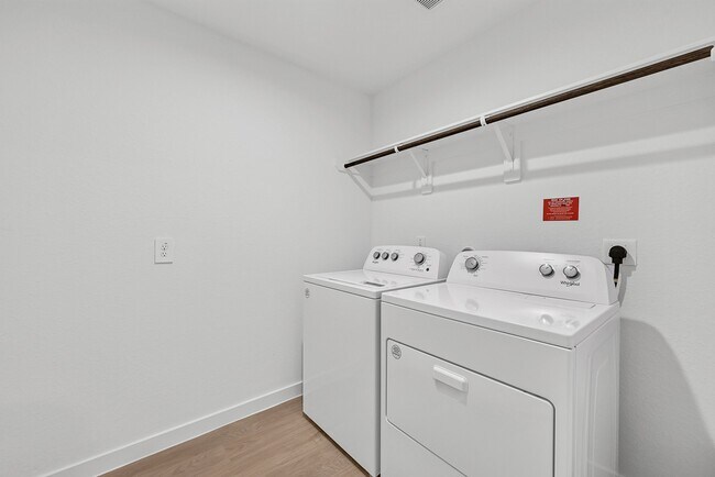 Building Photo - 30034 Foxtail Pne Ct