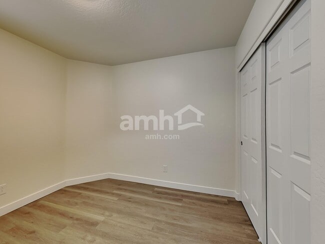 Building Photo - 12821 W Myer Ln
