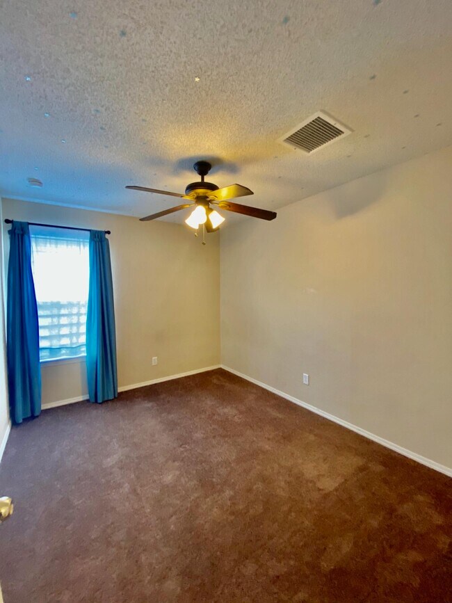 Building Photo - 14214 Lasso Rock Dr