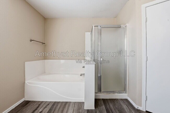 Building Photo - 5931 W Albeniz Pl
