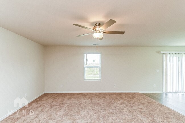 Building Photo - 265 Royal Mdw Dr