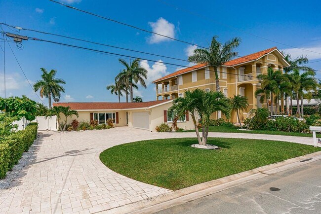 Building Photo - 11240 7th St E