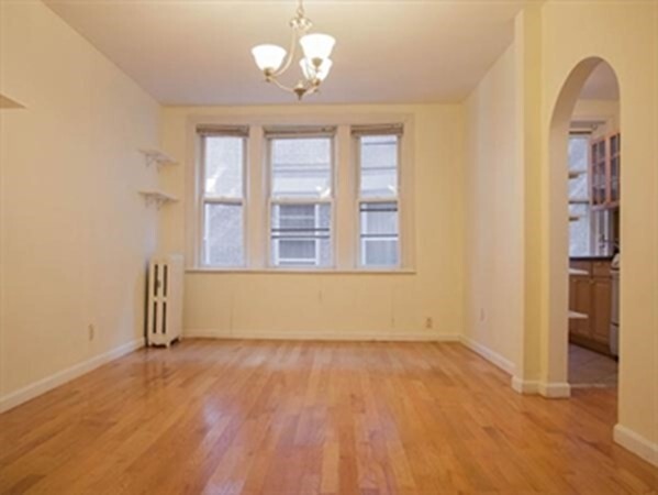 Building Photo - 5 Braemore Rd