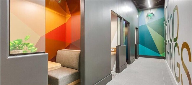 Building Photo - 301 N Akard St