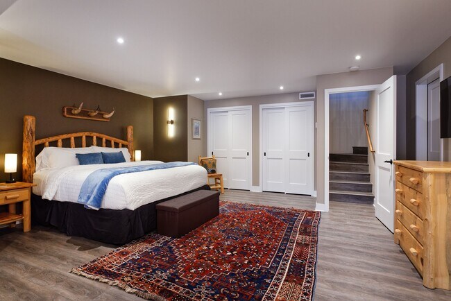 Building Photo - 888 Horse Ranch Dr