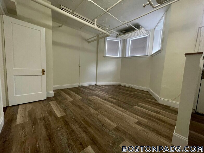 Building Photo - 1173 Boylston St