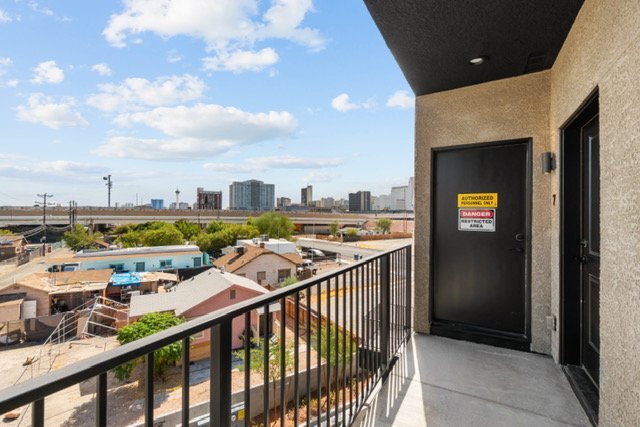 Building Photo - 524 N 7th St