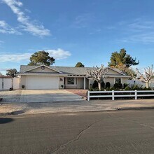 Building Photo - 11871 Old Ranch Rd