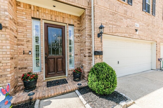 Building Photo - 7515 Shady Villa Walk