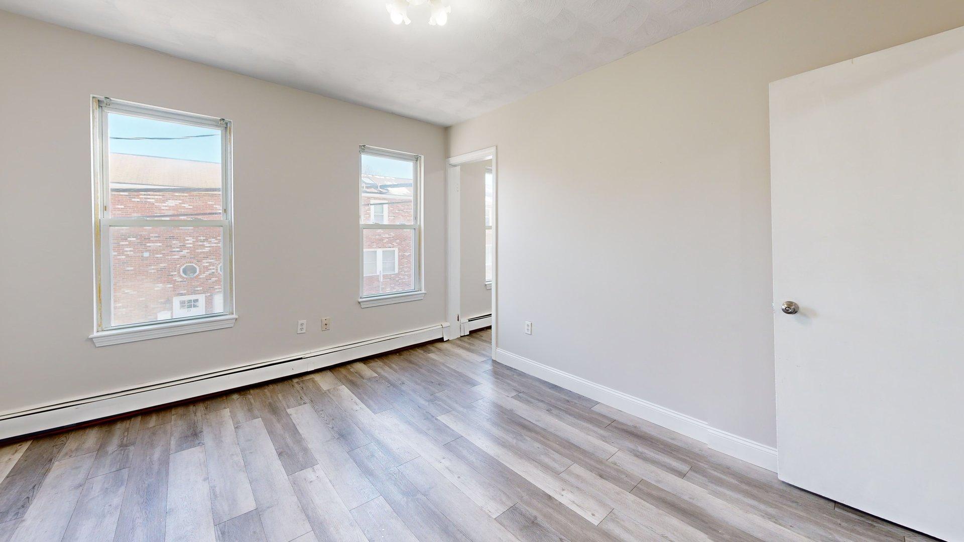 Building Photo - 137 Chelsea St