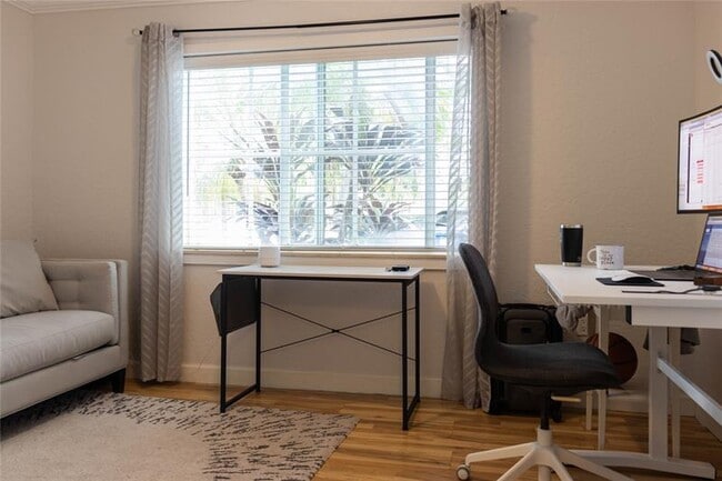 Building Photo - 151 NE 16th Ave