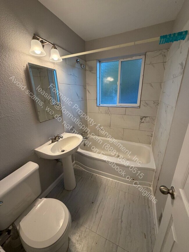 Building Photo - 1450 Elmira St