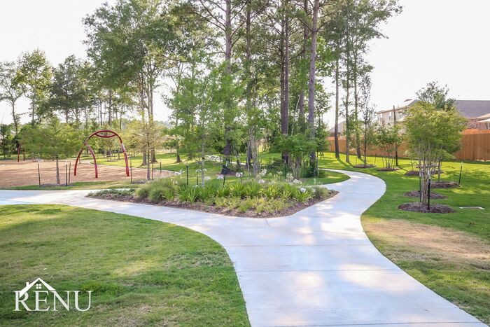 Building Photo - 10446 Sweetwater Creek Dr