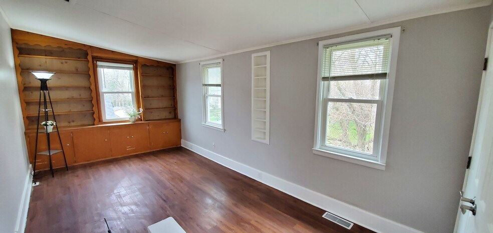 Building Photo - 510 S Academy St #2