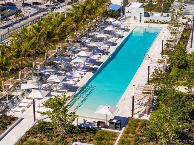 Building Photo - 580 72nd St