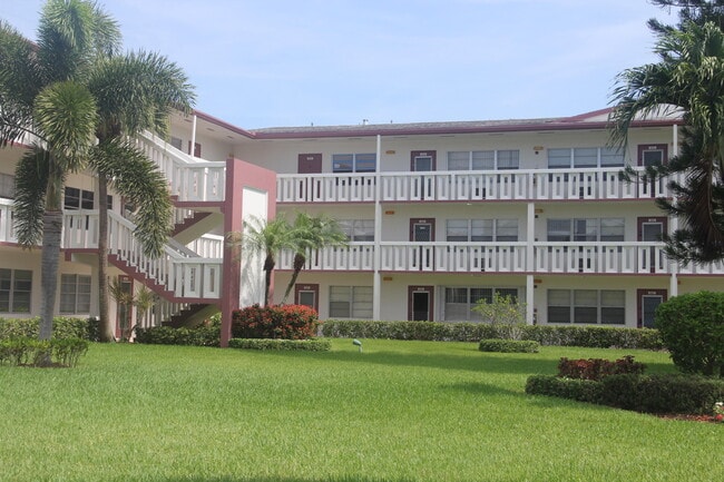 Building Photo - 454 Fanshaw K