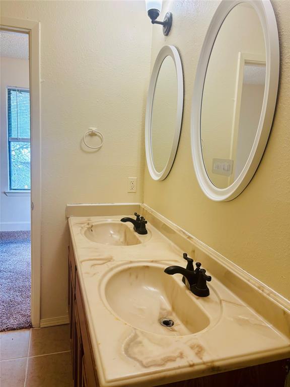 Building Photo - 1206 Tartan Ln