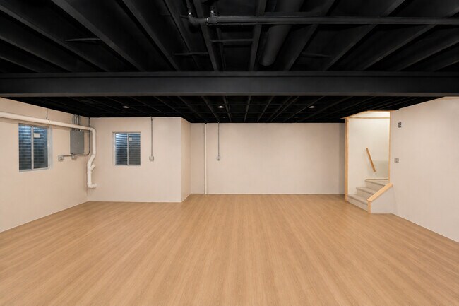 Building Photo - 651 Lancaster Cir