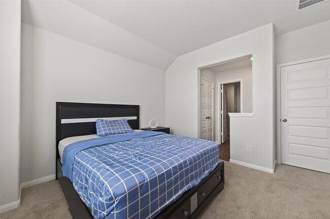 Building Photo - 3025 Waxwing Dr