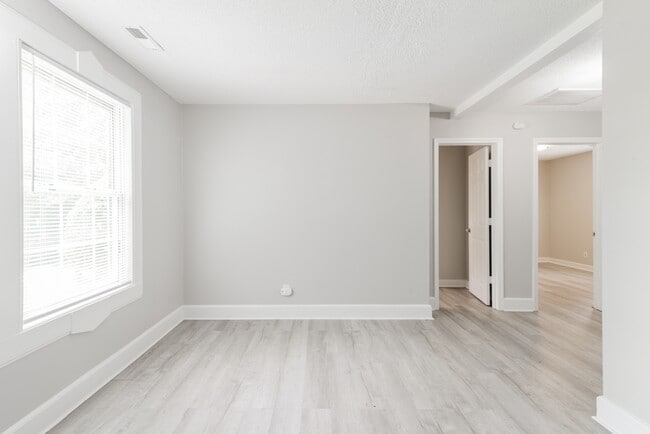 Building Photo - 2517 Hemphill St