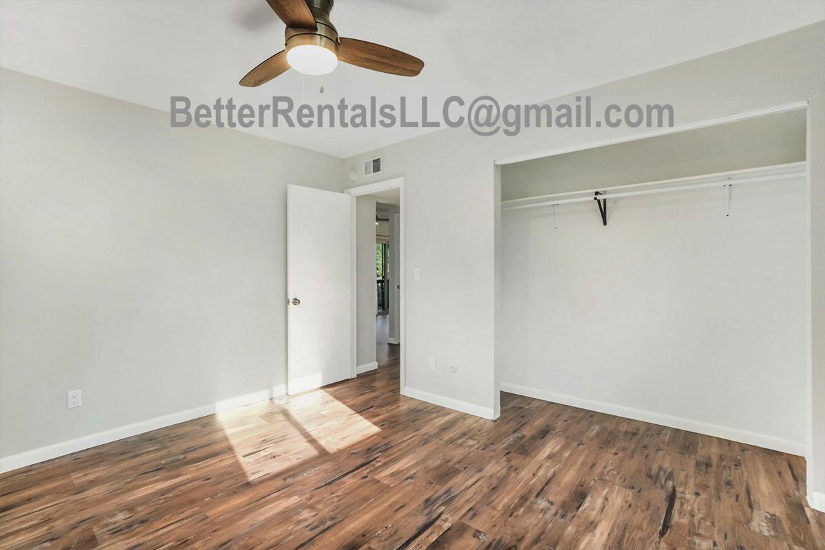 Building Photo - 636 Irish Dr