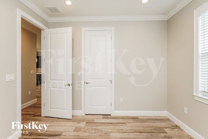Building Photo - 6702 Cocos Dr