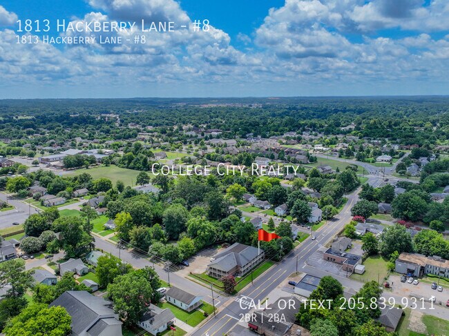 Building Photo - 1813 Hackberry Ln