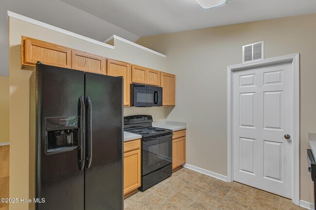 Building Photo - 394 White Sand Rd