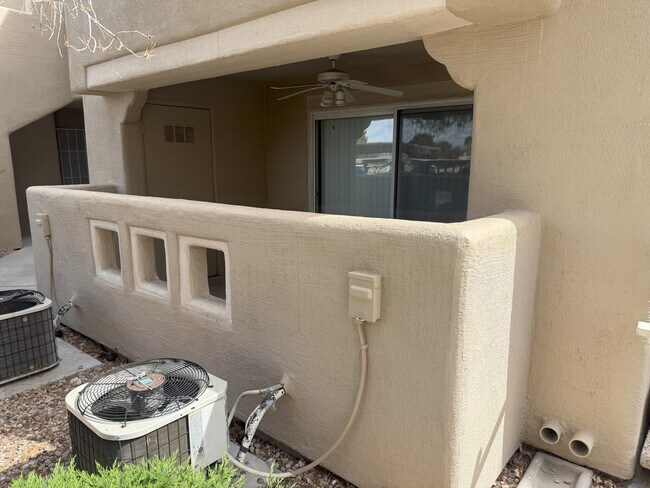 Building Photo - 1901 Mountain Hills Ct