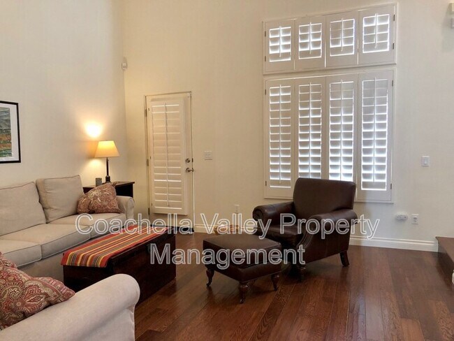 Building Photo - 233 Villorrio Dr E