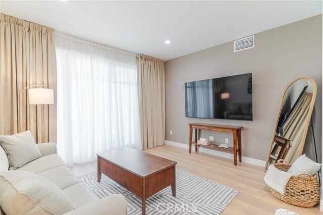 Building Photo - 352 Caruso Ave