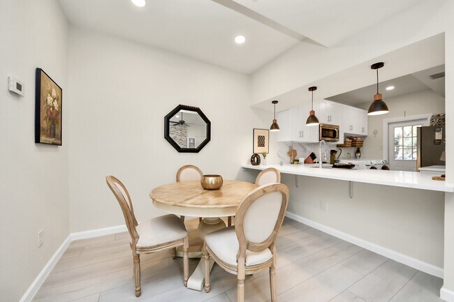 Building Photo - 2001 Bering Dr