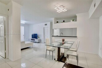 Building Photo - 17100 N Bay Rd