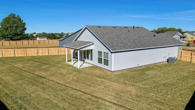 Building Photo - Naples: Your Stylish Haven in Owasso