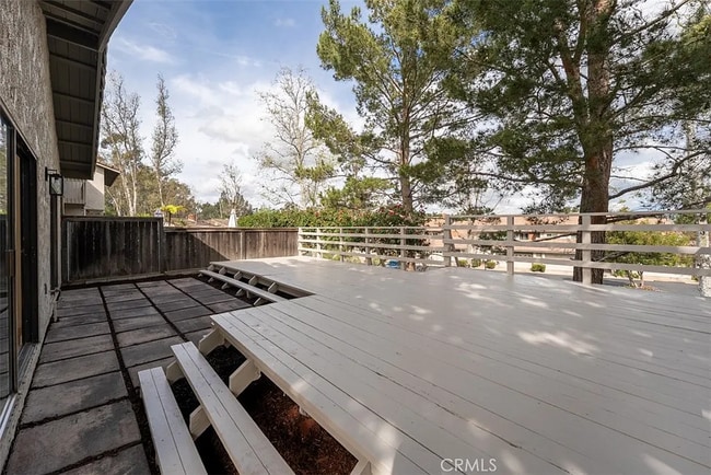 Building Photo - Stylish Unit with Generous Layout