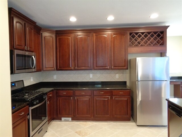 Building Photo - 31437 Heatherstone Dr