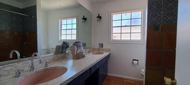 Building Photo - 253 Northwind Dr