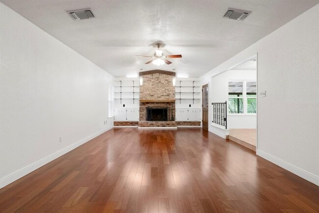 Building Photo - 2624 Barton Hills Dr