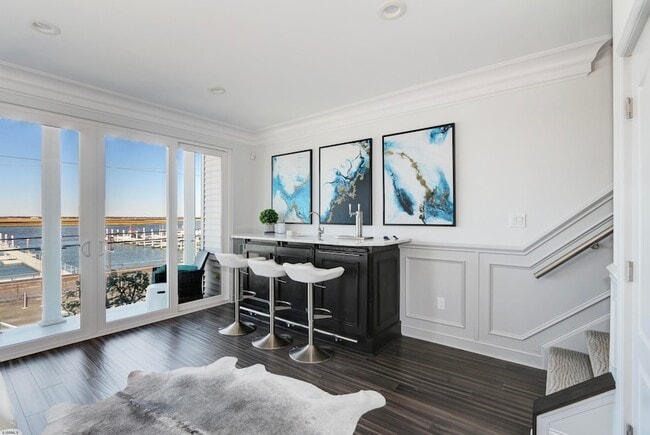 Building Photo - 9416 Amherst Ave