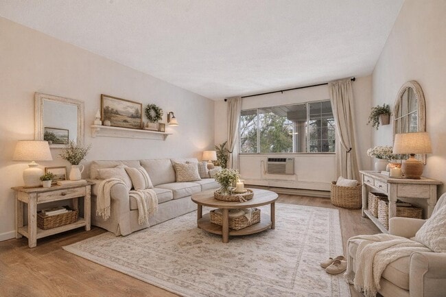 Building Photo - 1321 W Main St