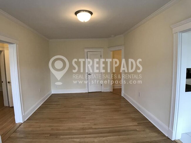Building Photo - 2 bedroom in Cambridge MA 02387