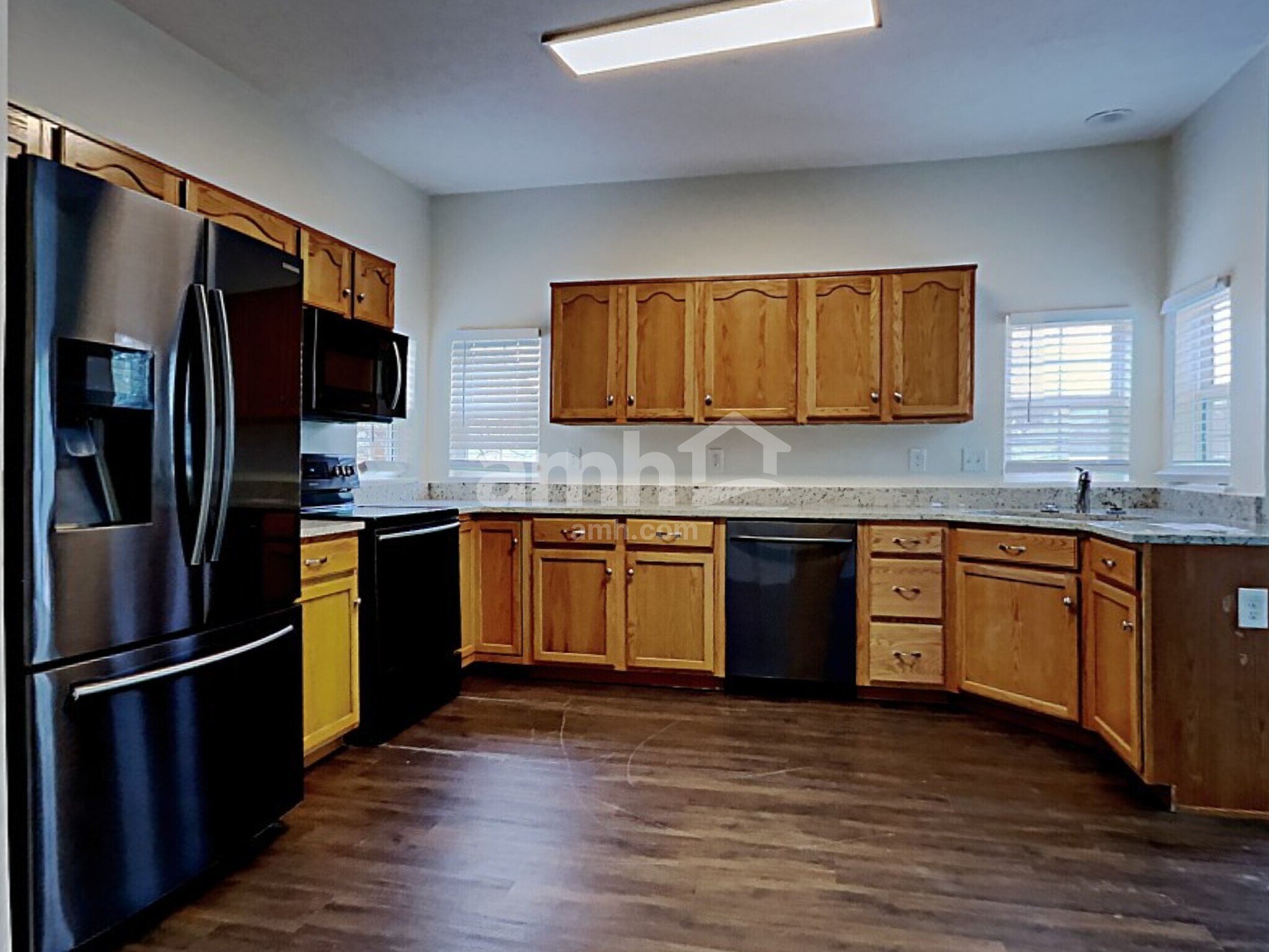 Building Photo - 6581 Daisy Hill Ct
