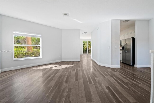 Building Photo - 874 NW 170th Terrace