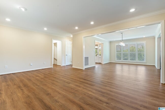 Building Photo - 5249 Meadow Garden Ln